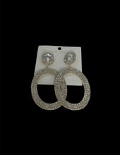 Load image into Gallery viewer, Extravagant Crystal Earrings