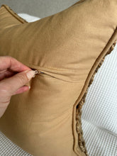 Load image into Gallery viewer, Tanah Pillow Cover