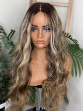 Load image into Gallery viewer, Honey Blonde Balayage Wave Wig