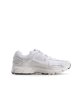 Load image into Gallery viewer, Nike Womens Zoom Vomero 5 - Triple White