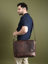 Load image into Gallery viewer, Genuine Sitka Leather Laptop Bag
