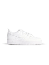 Load image into Gallery viewer, Nike Big Kids Air Force 1 LE – Triple White