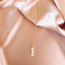 Load image into Gallery viewer, Pearl Bar Necklace