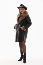 Load image into Gallery viewer, The Onyx Caramel Shearling &amp; Fox Fur Leather Women Jacket