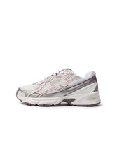 Load image into Gallery viewer, New Balance Womens 740 - Purple/White