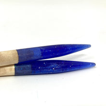 Load image into Gallery viewer, Purple Glitter Resin &amp; Maple Knitting Needles