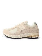 Load image into Gallery viewer, New Balance Mens 2002R Casual Shoes - Off White