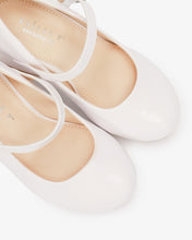 Load image into Gallery viewer, Patent Mary Jane Girls Block Heel