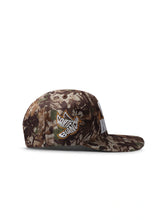 Load image into Gallery viewer, Carte Blanche The Classic Snapback - Camo