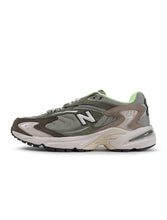 Load image into Gallery viewer, New Balance Mens 725 Shoes - Olivine