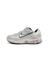 Load image into Gallery viewer, Nike Womens Zoom Vomero 5 - Light Silver Chrome
