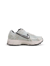 Load image into Gallery viewer, Nike Womens Zoom Vomero 5 - Light Silver Chrome