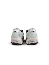 Load image into Gallery viewer, Nike Womens Zoom Vomero 5 - Light Silver Chrome