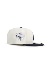 Load image into Gallery viewer, New Era 5950 New York Yankees World Series Patch Hat - Chrome/Navy