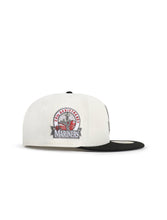 Load image into Gallery viewer, New Era 5950 Seattle Mariners 30th Anniversary Patch Hat - Chrome/Red