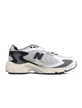 Load image into Gallery viewer, New Balance Mens 725 - Matter Black