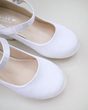 Load image into Gallery viewer, Girls Satin Mary Jane Block Heel