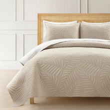 Load image into Gallery viewer, Full/Queen Lightweight Fern Leaf Reversible 3-PC White Beige Cotton Quilt Set