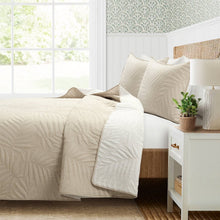 Load image into Gallery viewer, Full/Queen Lightweight Fern Leaf Reversible 3-PC White Beige Cotton Quilt Set