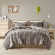 Load image into Gallery viewer, King/CAL King Grey Soft Sherpa Faux Fur 3-Piece Comforter Set with Pillow Shams