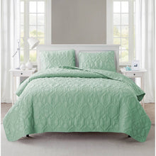 Load image into Gallery viewer, King Coastal Beach Starfish Seashell Seahorse Light Green Teal Quilt Set