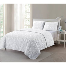 Load image into Gallery viewer, King size Coastal Beach Seashells Starfish Sea Horse White 3-Piece Quilt Set