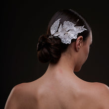 Load image into Gallery viewer, Bridal Flower &amp; Leaf Side Comb
