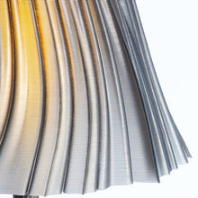 Load image into Gallery viewer, Pleat Lamp