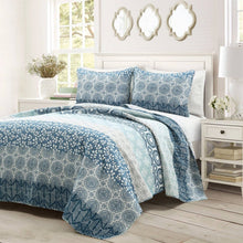 Load image into Gallery viewer, Full/Queen Lightweight 3 Piece Reversible Botanical Blue Damask Quilt Set
