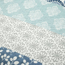 Load image into Gallery viewer, Full/Queen Lightweight 3 Piece Reversible Botanical Blue Damask Quilt Set