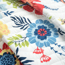 Load image into Gallery viewer, Full/Queen Lightweight Floral Navy Blue Coral White 3-Piece Polyester Quilt Set