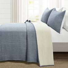 Load image into Gallery viewer, King Size 3-Piece Reversible Woven Cotton Quilt Set in Navy Cream