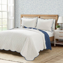 Load image into Gallery viewer, Full/Queen White Navy Scalloped Edge Reversible Thin Light Quilt Set