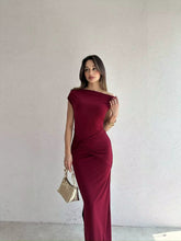 Load image into Gallery viewer, Summer Women Clothing Simple Intellectual Slant Shoulder Tight High Waist Pleated Split Dress