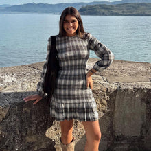 Load image into Gallery viewer, Women Plaid Pleated Casual Long Sleeved Dress Contrast Color round Neck Pleated Dress