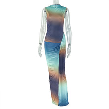 Load image into Gallery viewer, Sexy Slim Fit Fashionable Gradient Color Matching Hip Dress High Collar Sleeveless Pleated Maxi Dress Women Clothing