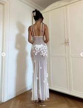 Load image into Gallery viewer, Women V neck Lace Stitching Sleeveless Waist Hollow Out Cutout Lace Dress