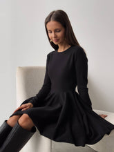 Load image into Gallery viewer, Round Neck Waist Trimming Knitted Dress Women All Match Advanced Pleated Woolen