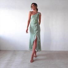 Load image into Gallery viewer, Summer Slant Shoulder Sexy Pleated High Slit Slim Fit Dress