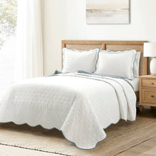 Load image into Gallery viewer, Full/Queen White Blue Scalloped Edge Reversible Thin Light Quilt Set