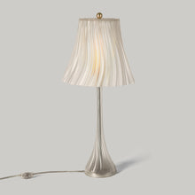 Load image into Gallery viewer, Pleat Lamp