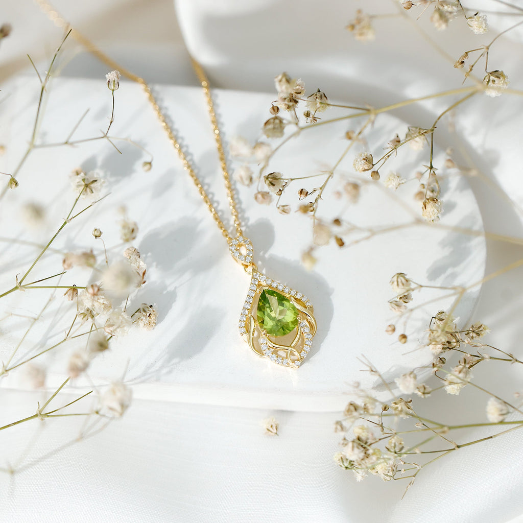 Designer 2.2 Carat Peridot Necklace with Lab Diamond
