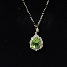 Load image into Gallery viewer, Natural 2.2 Carat Pear Shape Peridot Vintage Necklace with Lab Grown Diamond