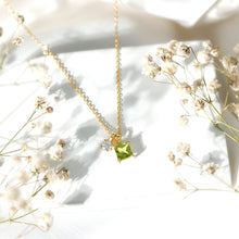Load image into Gallery viewer, Princess Cut 1 Carat Peridot Pendant Necklace with Silver Chain
