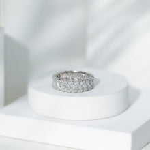 Load image into Gallery viewer, Baguette and Round Moissanite Braided Wedding Band