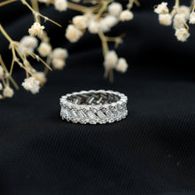 Load image into Gallery viewer, Baguette and Round Moissanite Braided Wedding Band