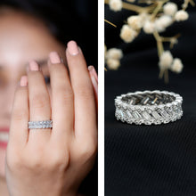 Load image into Gallery viewer, Baguette and Round Moissanite Braided Wedding Band