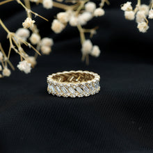 Load image into Gallery viewer, Baguette and Round Moissanite Braided Wedding Band