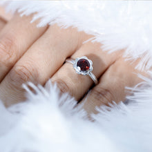 Load image into Gallery viewer, 1.7 Carat Round Cut Garnet Flower Engagement Ring for Women