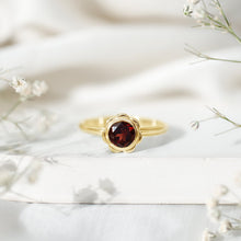 Load image into Gallery viewer, 1.7 Carat Round Cut Garnet Flower Engagement Ring for Women